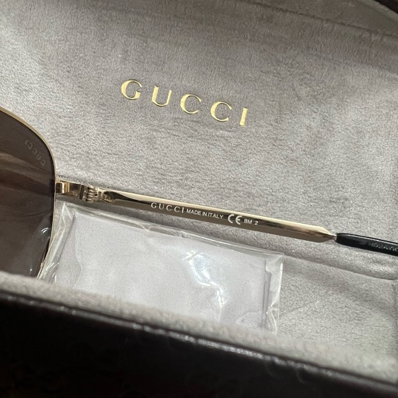 Gucci Pilot Frame Sunglasses - Picture 8 of 10